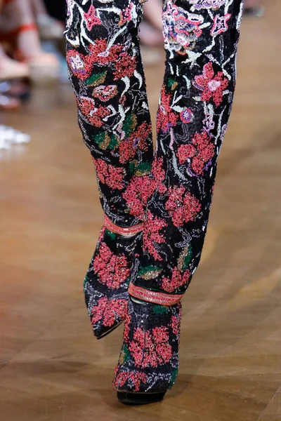 Look 8